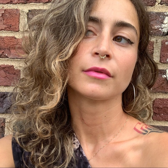 Meet your Posher, Kieri - Picture 3 of 3